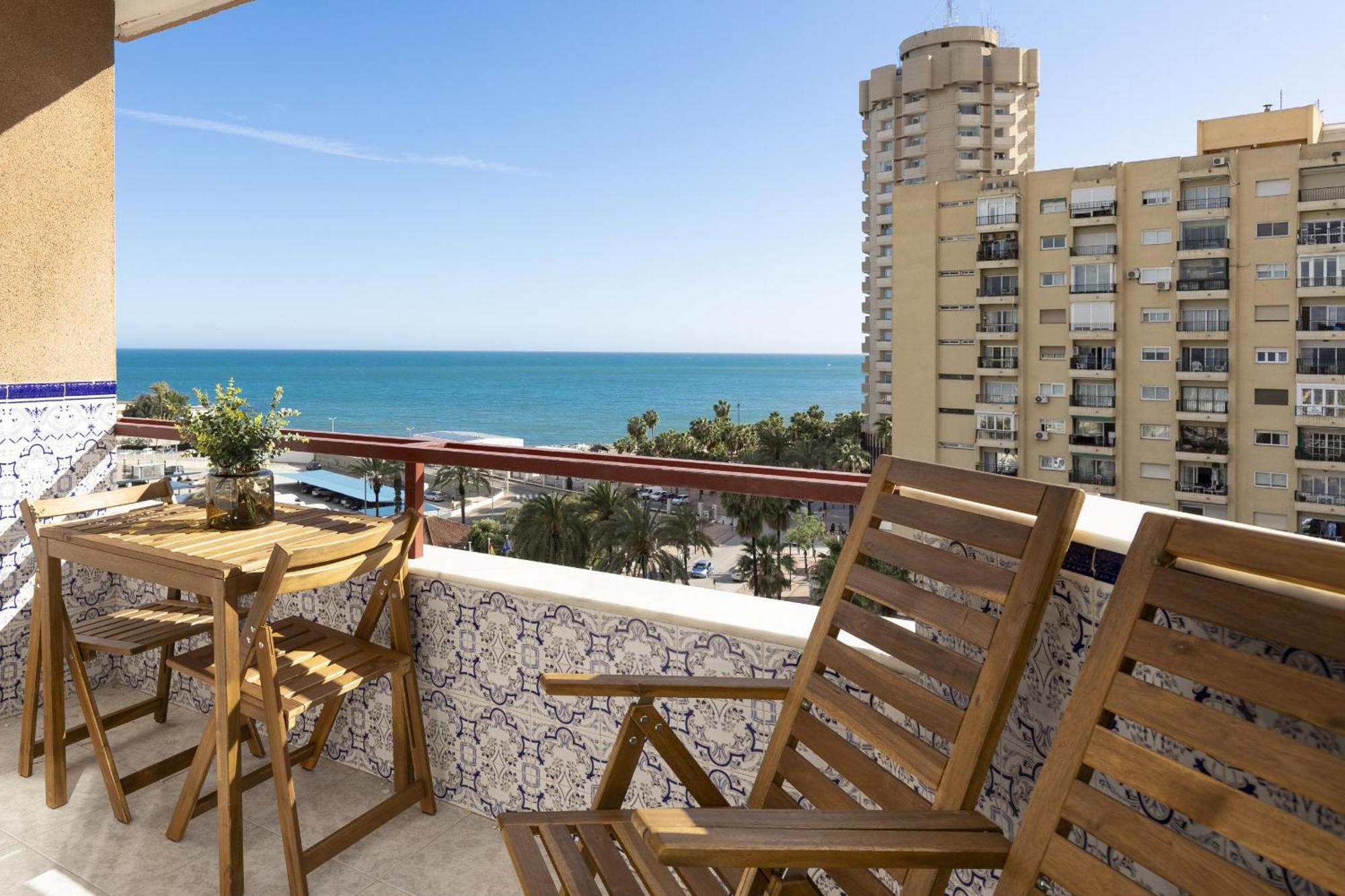 Beachfront Apartment With Terrace And Seaviews Fuengirola Bagian luar foto