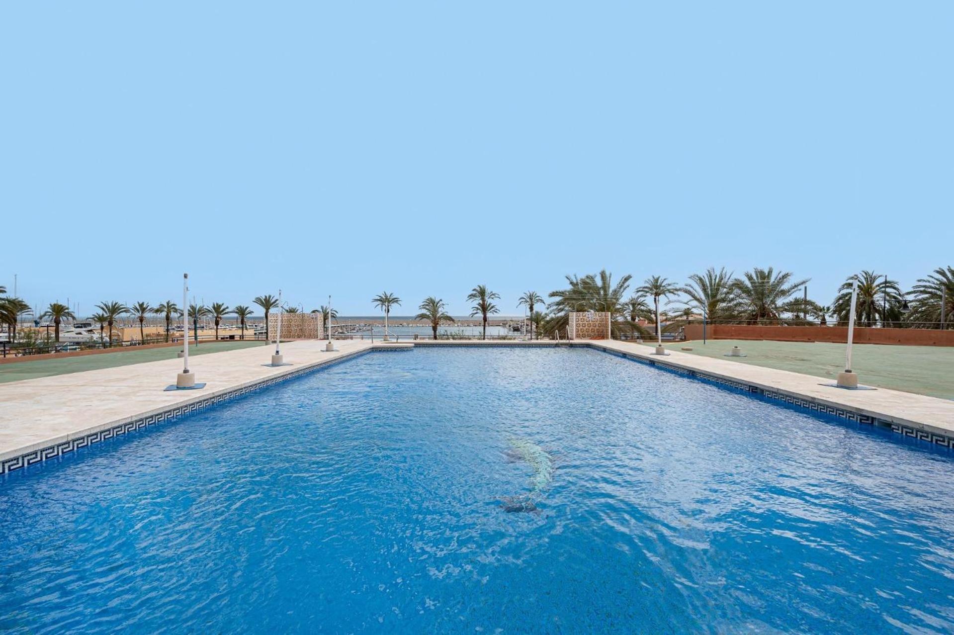 Beachfront Apartment With Terrace And Seaviews Fuengirola Bagian luar foto